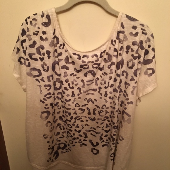 Apt. 9 Tops - Apt 9 short slv animal print top sz 1x